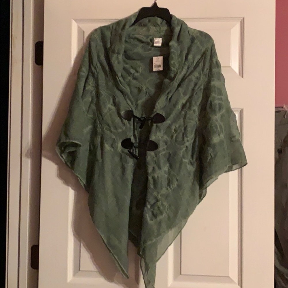 Green Shawl with flowers